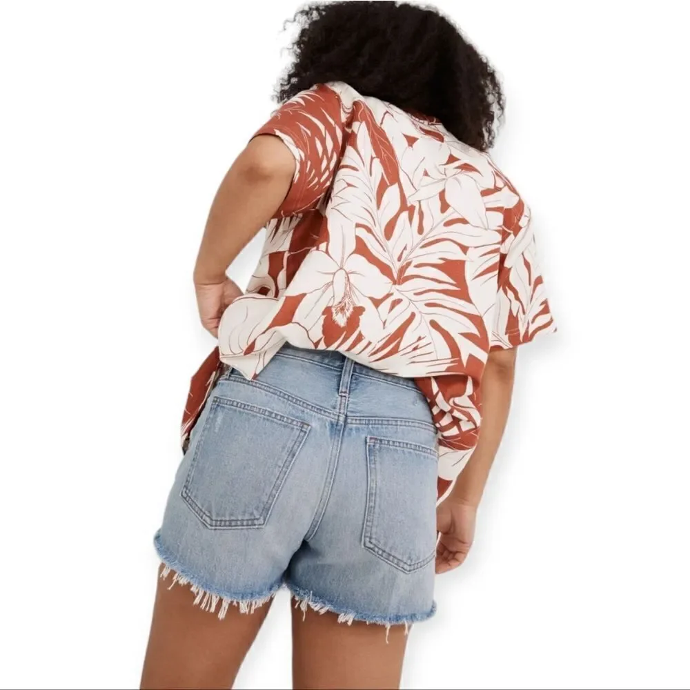 Madewell relaxed denim shorts , size 28